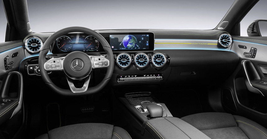 Майбутній Mercedes-Benz A-класу розкрив інтер'єр - Фото 1