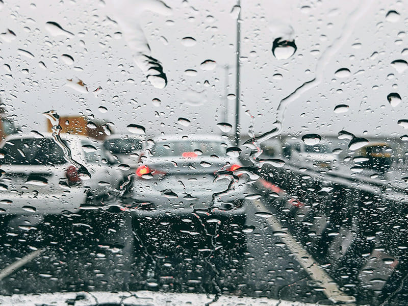 П'ять корисних порад, як покращити видимість авто під час дощу - Фото 1