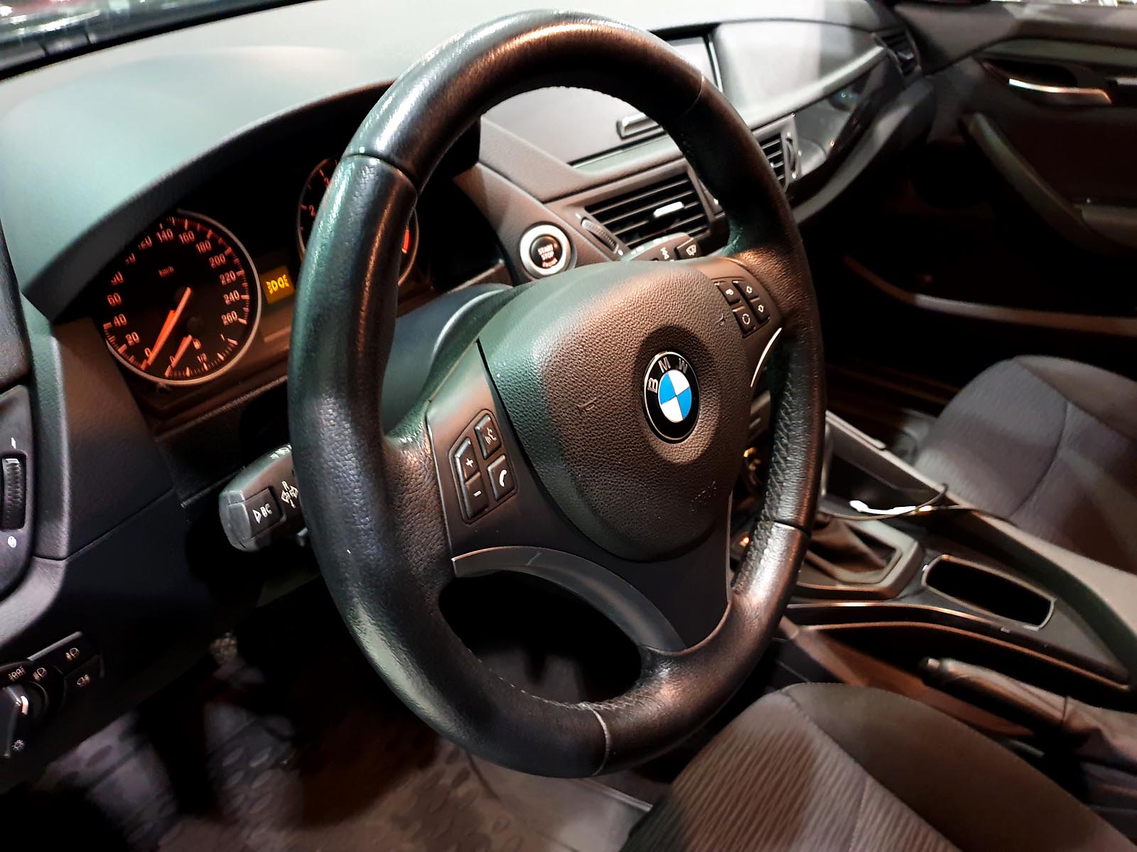 BMW X1 - Фото 11