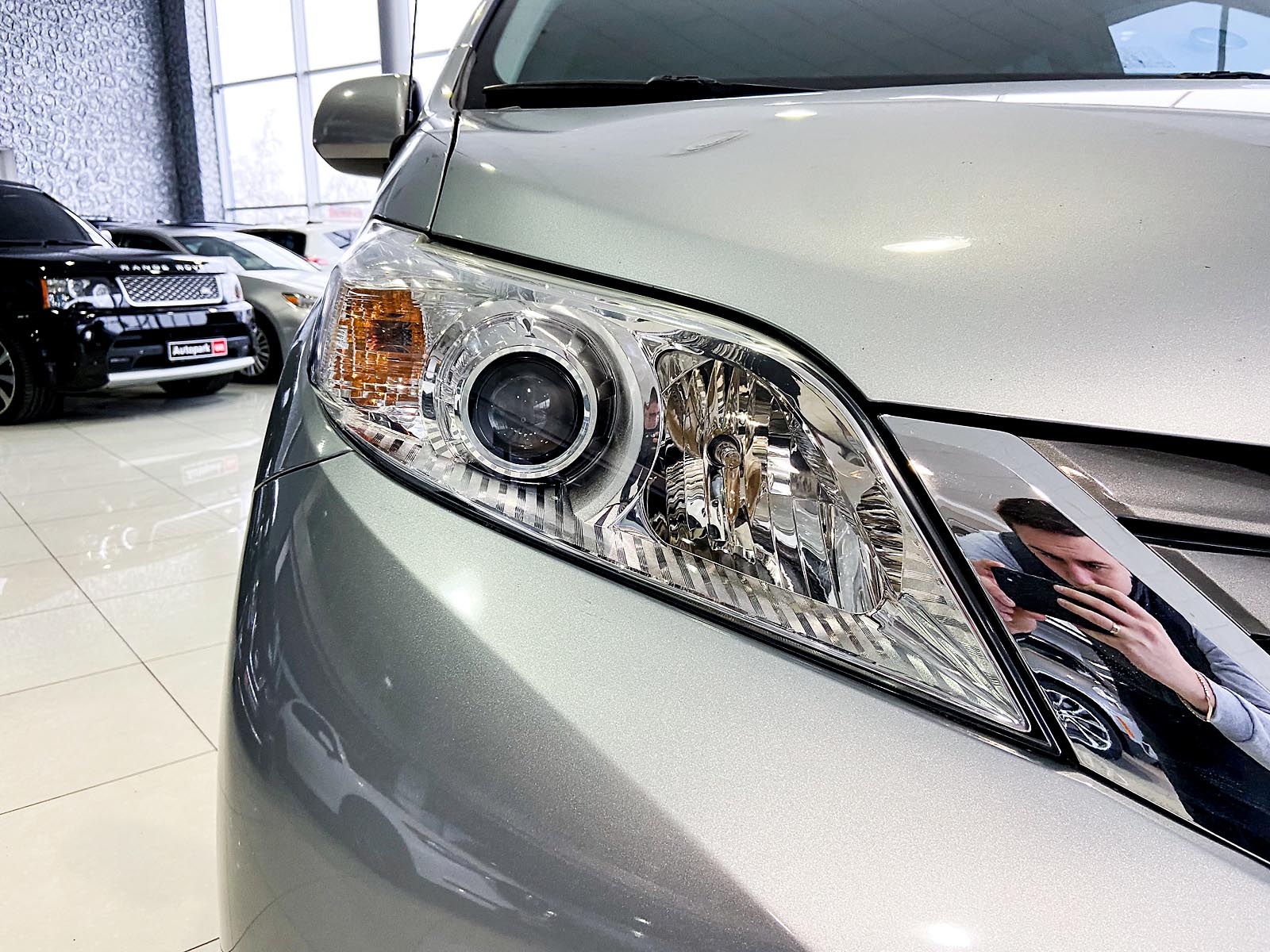 Toyota Sienna - Фото 11