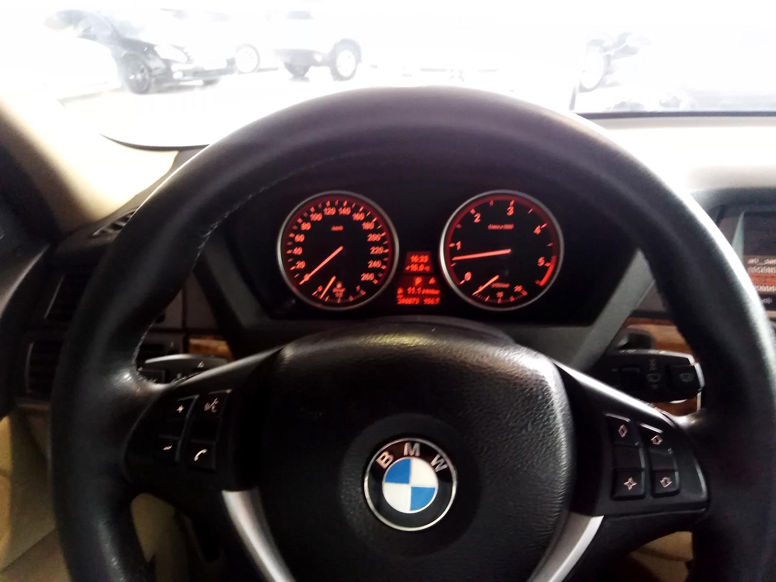 BMW X5 - Фото 16