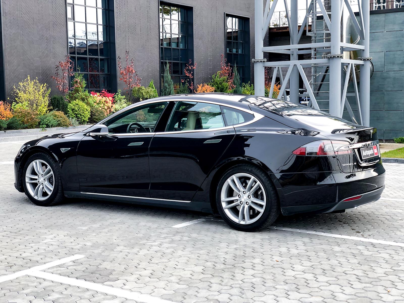 Tesla Model S - Фото 4