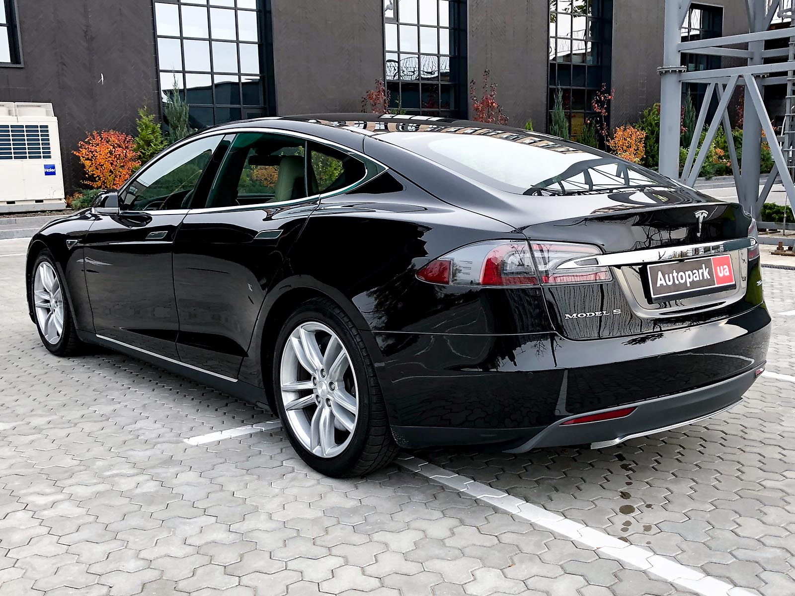 Tesla Model S - Фото 5