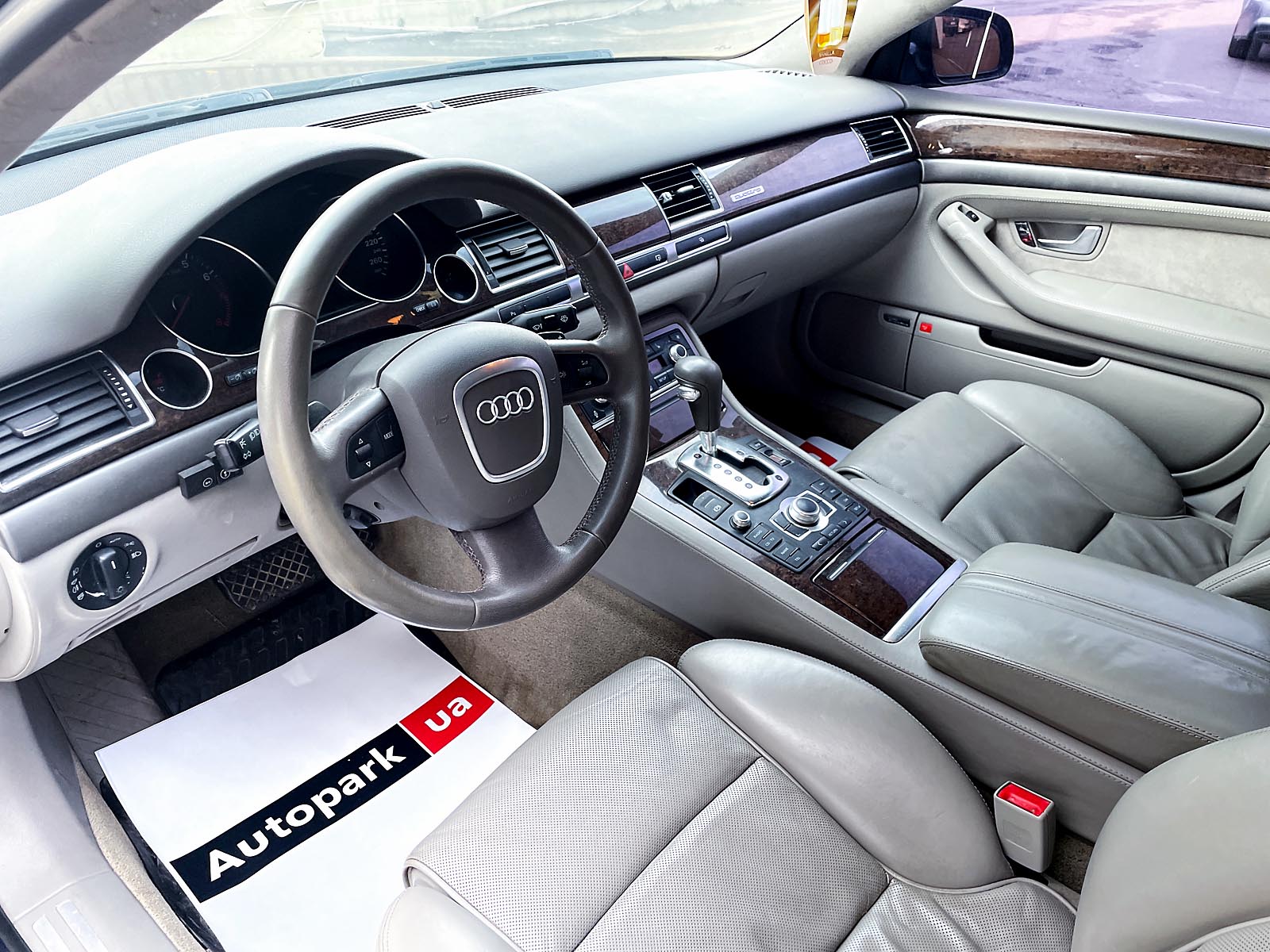 Audi A8 - Фото 15