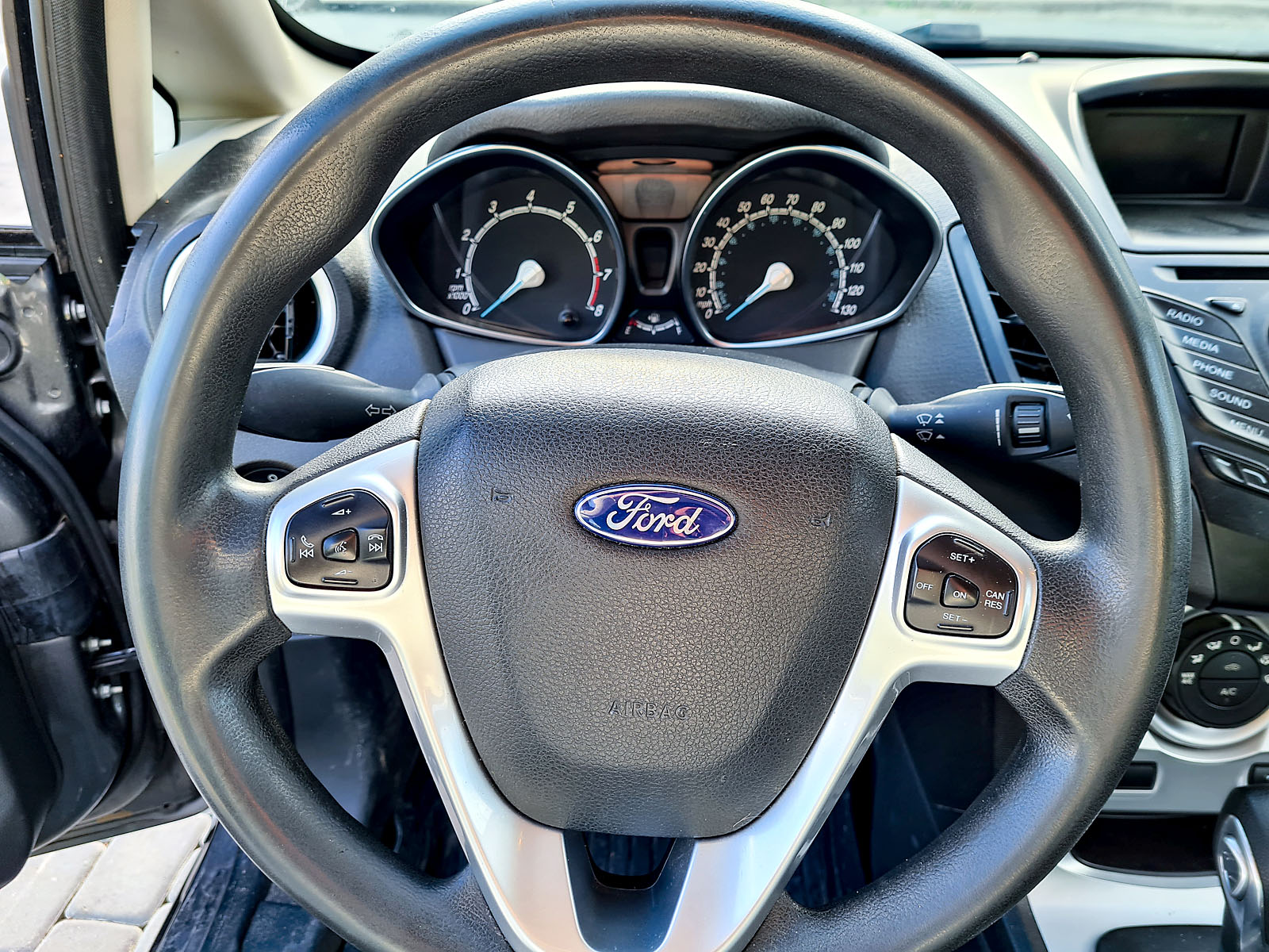 Ford Fiesta - Фото 17