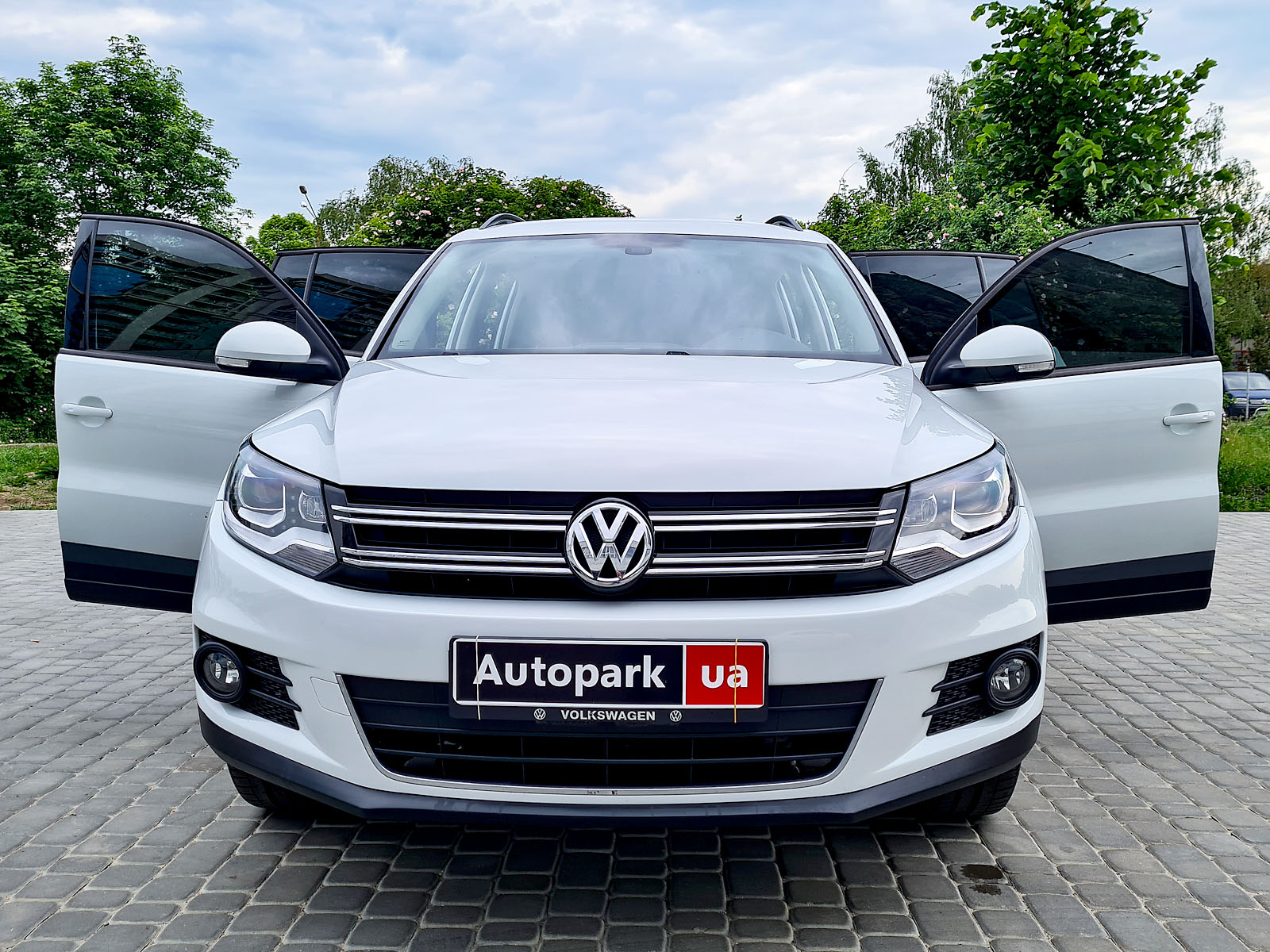 Volkswagen Tiguan - Фото 12