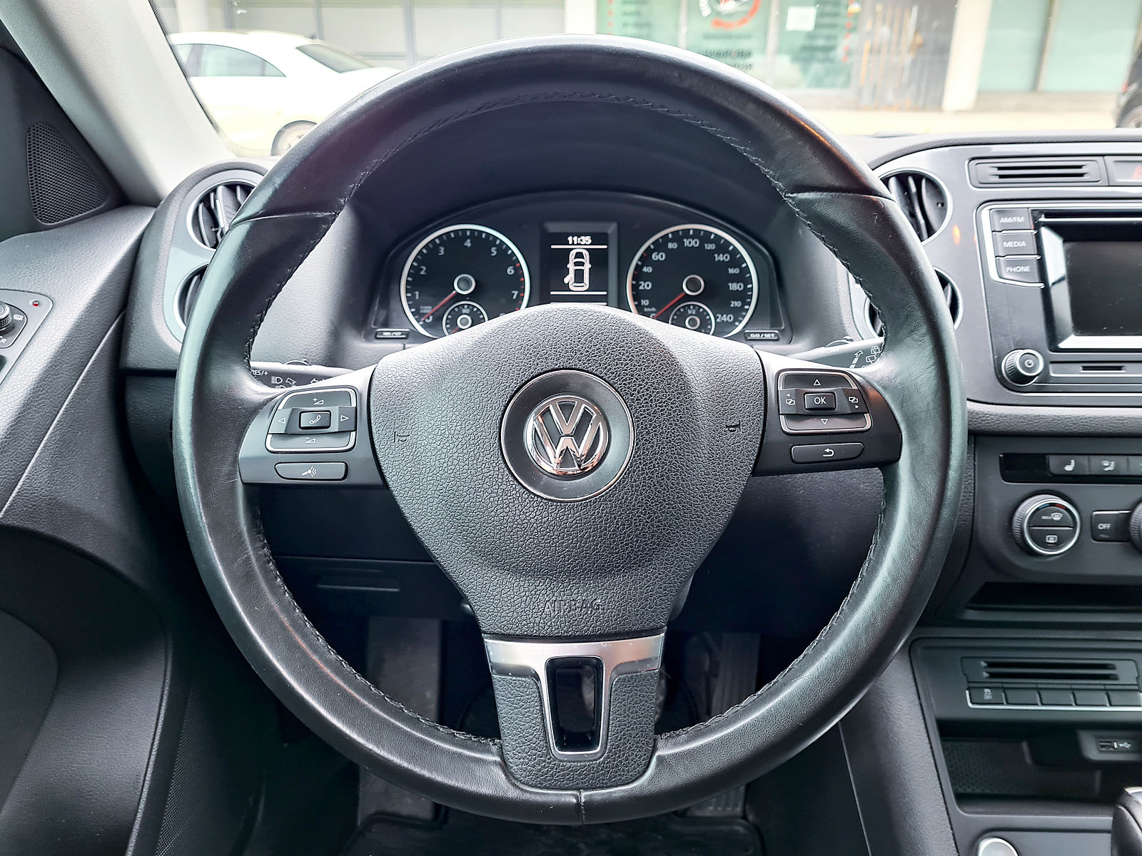 Volkswagen Tiguan - Фото 27