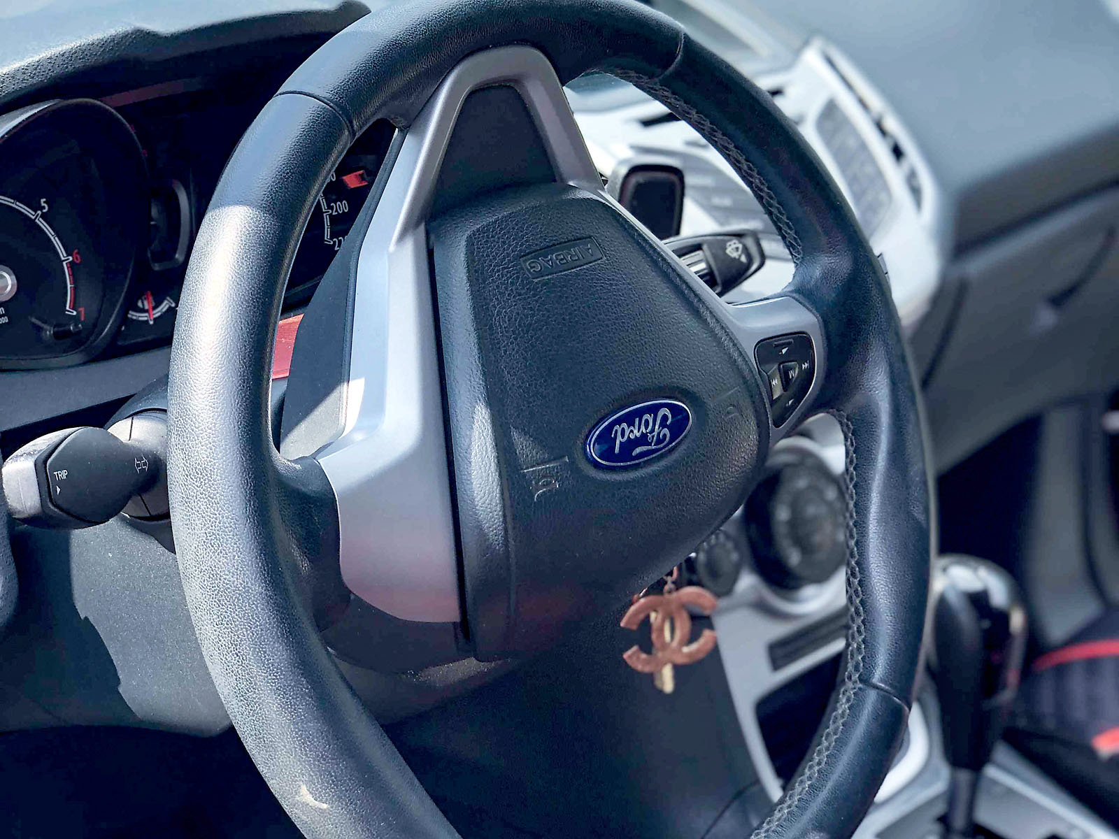 Ford Fiesta - Фото 16