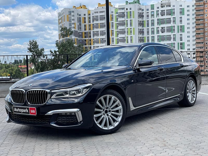 BMW 750 2017 фото