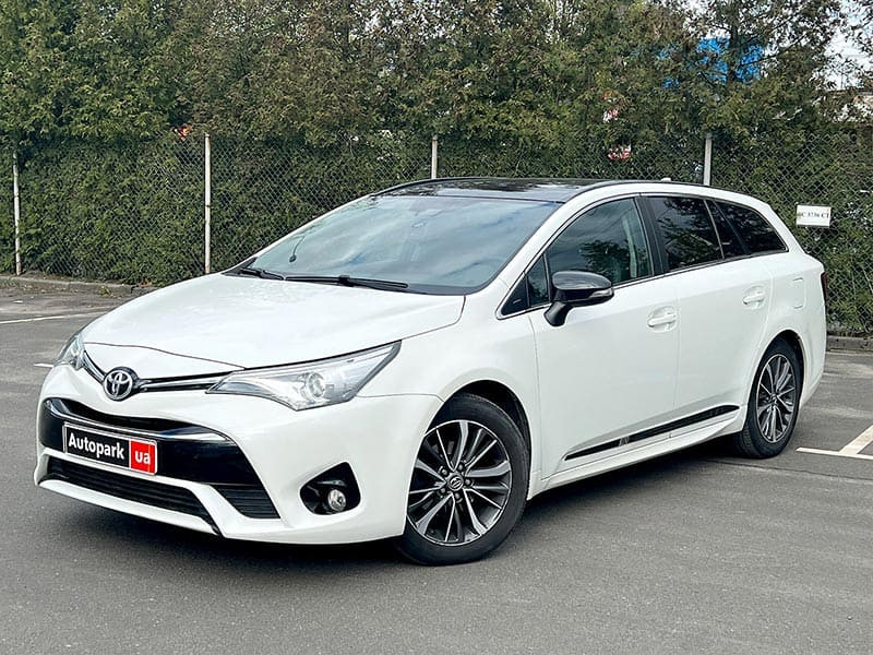 Toyota Avensis 2015 фото