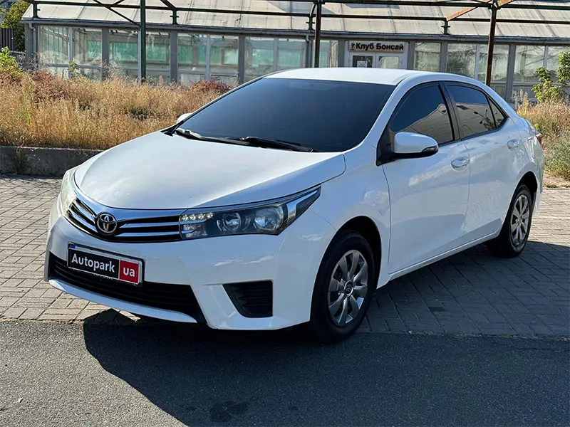 Toyota Corolla Hybrid фото