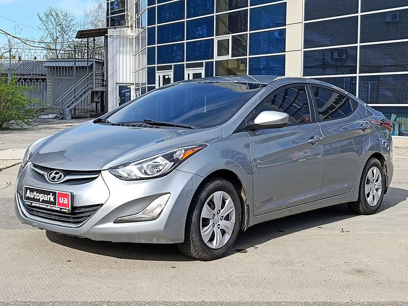 Hyundai Elantra фото